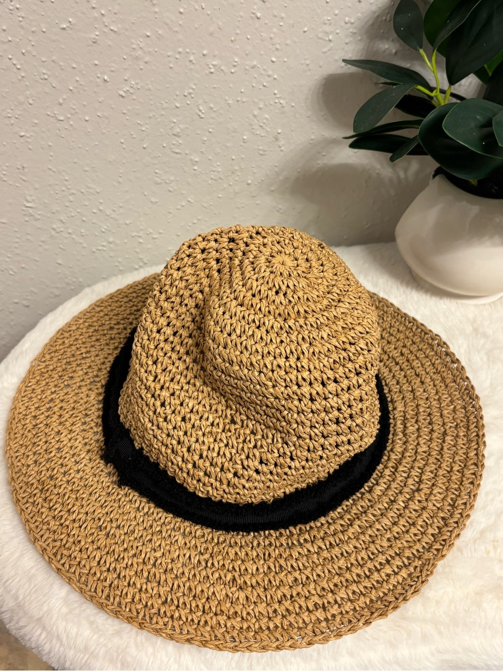 Zara Natural Straw Fedora with Black Band - Picture 2 of 4